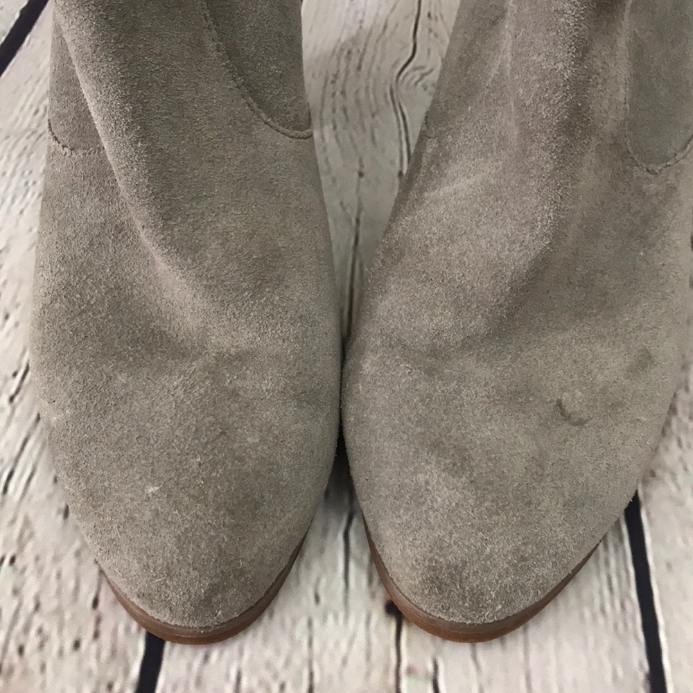 Tesori Gray Suede Zip Up Heeled Ankle Booties! - Picture 8 of 8